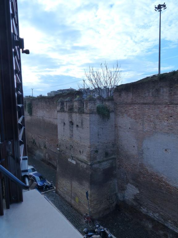 Between Termini & Colosseo روما المظهر الخارجي الصورة